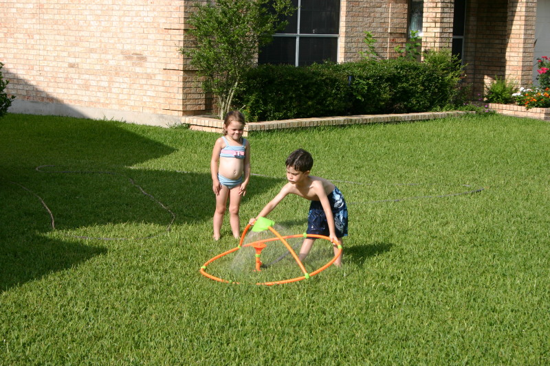 2005-06-12-cousin-sleepover-15-Dax-Kyla.JPG