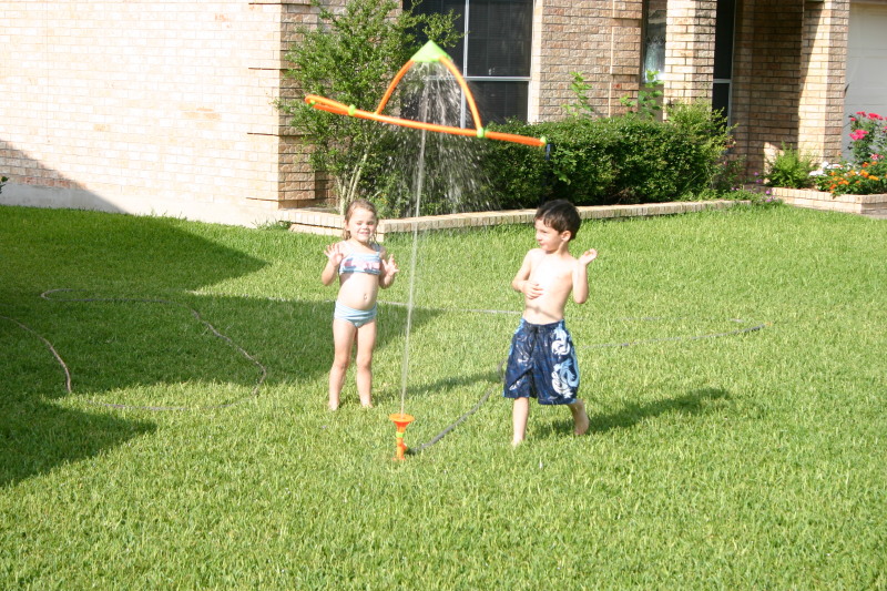 2005-06-12-cousin-sleepover-17-Dax-Kyla.JPG