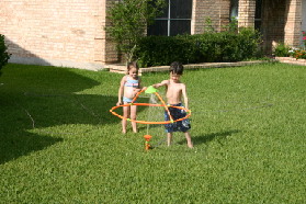 2005-06-12-cousin-sleepover-14-Dax-Kyla.JPG
