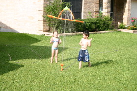 2005-06-12-cousin-sleepover-17-Dax-Kyla.JPG