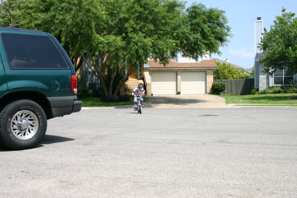 2005/06(June)/Fathers-Day-biking/1024x768_2005-06-19-Fathers-Day-04-Dax-biking.JPG