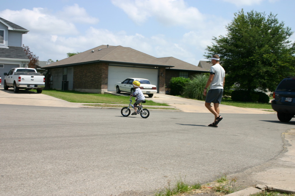 2005/06(June)/Fathers-Day-biking/1024x768_2005-06-19-Fathers-Day-08-Dax-biking.JPG