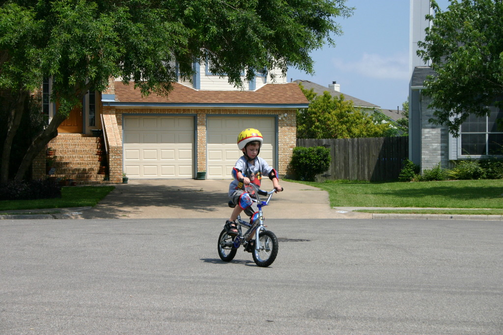 2005/06(June)/Fathers-Day-biking/1024x768_2005-06-19-Fathers-Day-10-Dax-biking.JPG