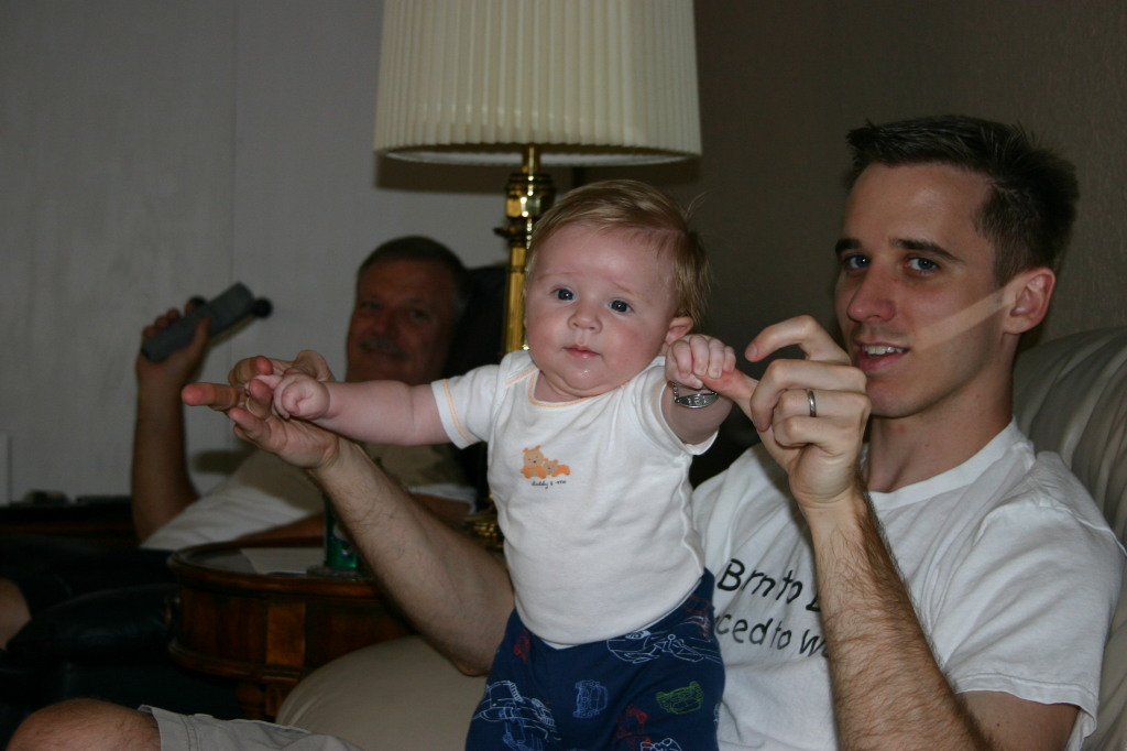 2005/06(June)/Fathers-Day/1024x768_2005-06-19-Fathers-Day-29-Ian-Josh-Jim.JPG