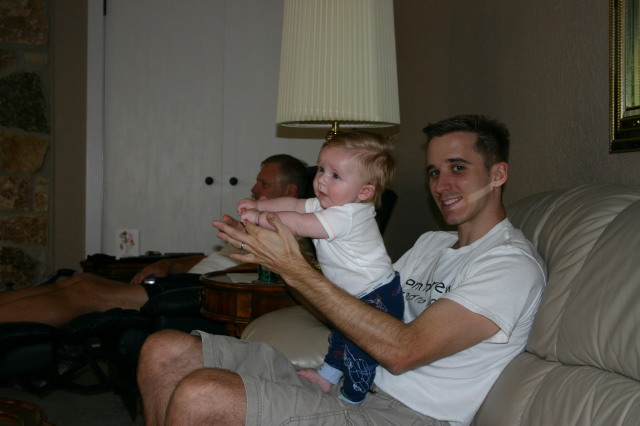 2005/06(June)/Fathers-Day/640x480_2005-06-19-Fathers-Day-25-Ian-Josh.JPG