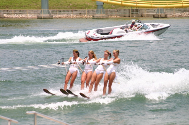 2005-06-23-SeaWorld-24-WaterSki-show.JPG