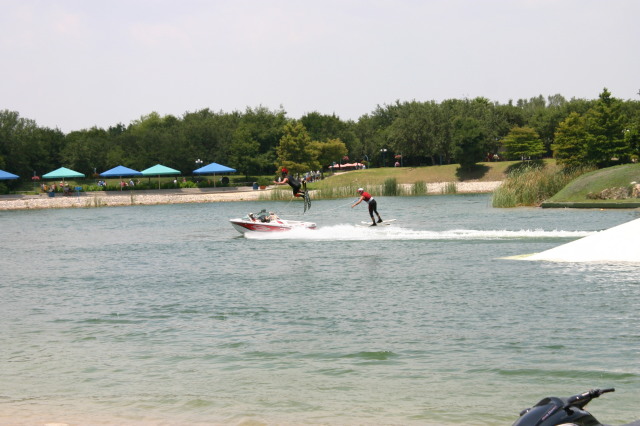 2005-06-23-SeaWorld-37-WaterSki-show.JPG