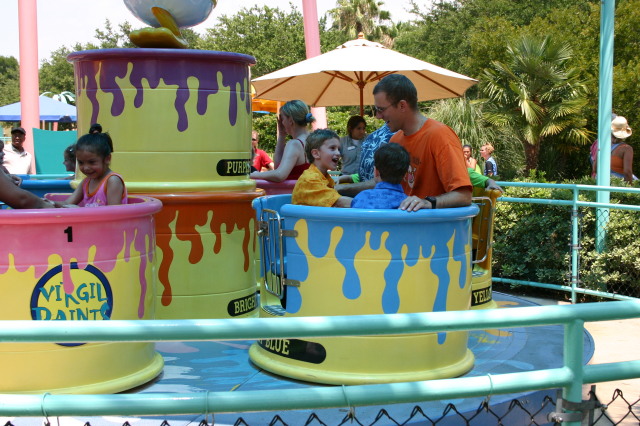 2005/06(June)/SeaWorld/640x480_2005-06-23-SeaWorld-76-Travis-Chance-Dax.JPG