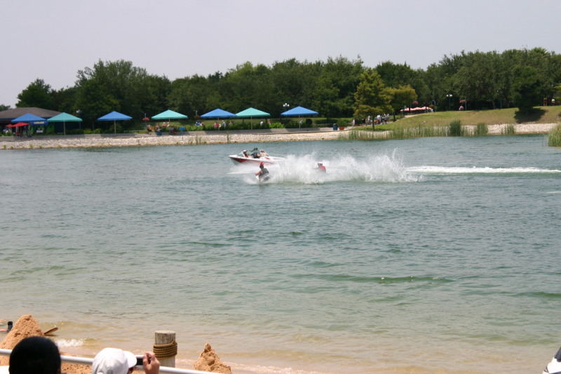 2005-06-23-SeaWorld-38-WaterSki-show.JPG