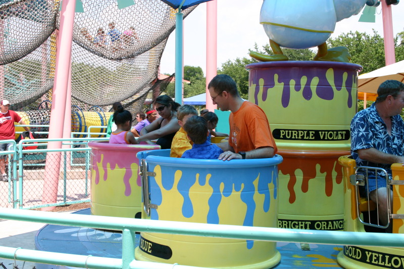 2005/06(June)/SeaWorld/800x600_2005-06-23-SeaWorld-78-Travis-Chance-Dax.JPG