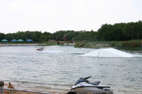 2005-06-23-SeaWorld-40-WaterSki-show.JPG