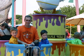 2005-06-23-SeaWorld-72-Travis-Chance-Dax.JPG