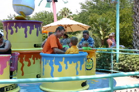 2005-06-23-SeaWorld-79-Travis-Chance-Dax.JPG
