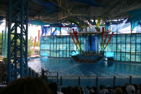 2005-06-23-SeaWorld-93-Acrobat-show.JPG