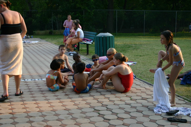 2005/06(June)/Swimming-Lessons/640x480_2005-06-21-Swimming-lessons-03-Chance-Dax.JPG