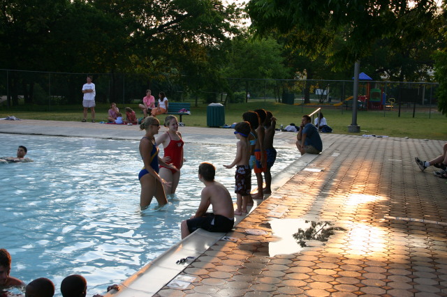 2005/06(June)/Swimming-Lessons/640x480_2005-06-21-Swimming-lessons-06-Chance-Dax.JPG