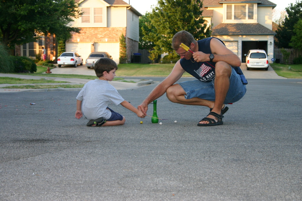 2005/07(July)/4th-of-July/1024x768_2005-07-04-July-Fourth-15-Dax-Travis.JPG
