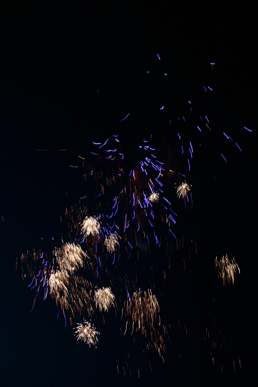 2005/07(July)/4th-of-July/1024x768_2005-07-04-July-Fourth-43-fireworks.JPG