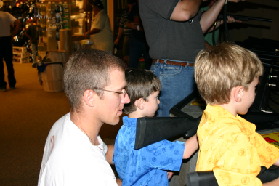 2005-07-01-Cabelas-6-Travis-Chance-Dax.jpg