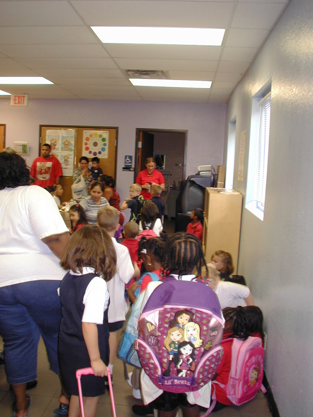 2005/07(July)/Chance-1st-day-of-School/1024x768_2004-07-18-Chance-1st-day-school-5-bye-bye.JPG