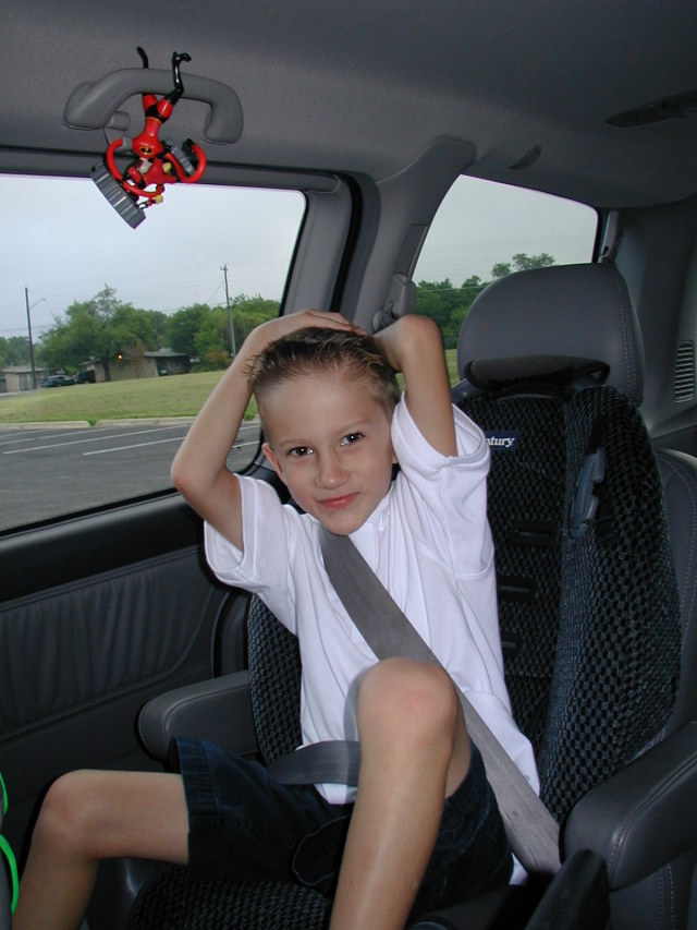 2005/07(July)/Chance-1st-day-of-School/2004-07-18-Chance-1st-day-school-1.JPG