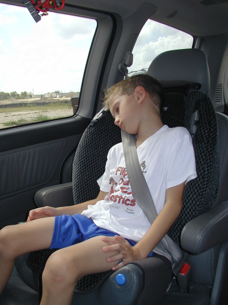 2005/07(July)/Chance-1st-day-of-School/800x600_2004-07-18-Chance-1st-day-school-6-sleeping-at-4PM.JPG