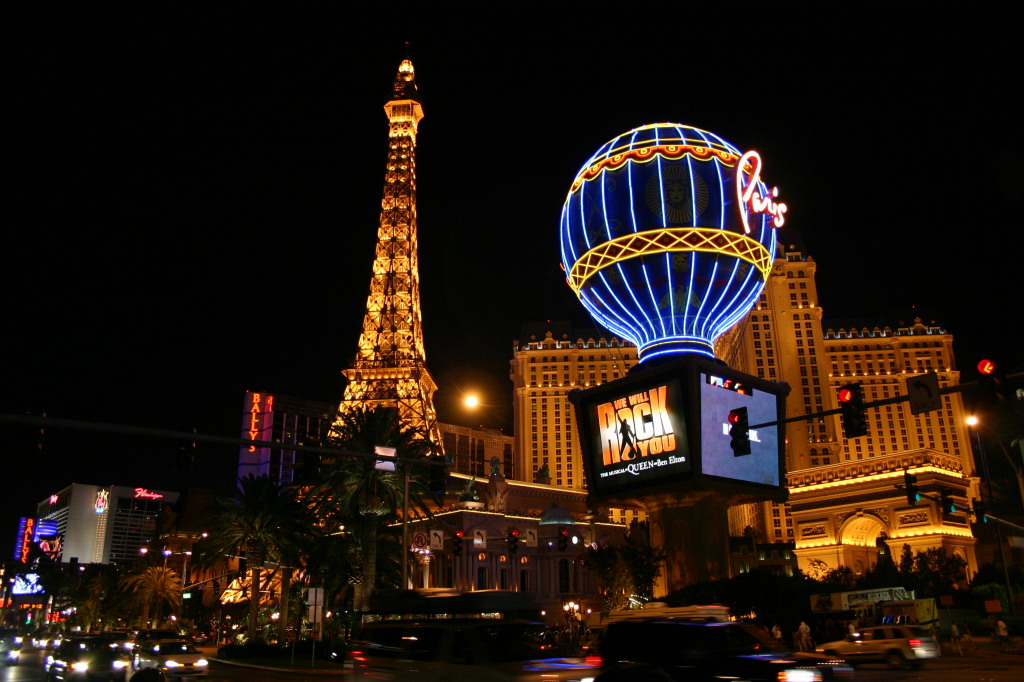 2005/07(July)/Las-Vegas/1024x768_2005-07-08-Las-Vegas-33-Paris.JPG