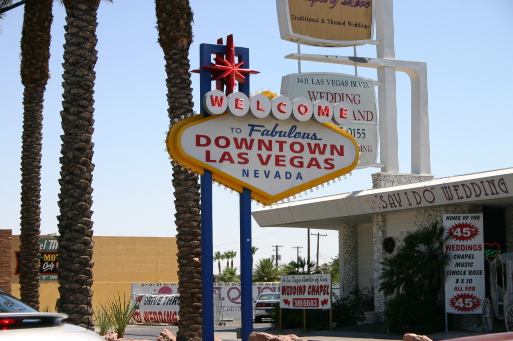 2005/07(July)/Las-Vegas/1024x768_2005-07-09-Las-Vegas-02-sign.JPG