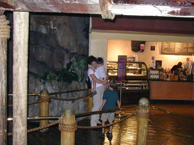 2005-07-11-Las-Vegas-05-Texas-Station-Suzi-Chance-Dax.JPG