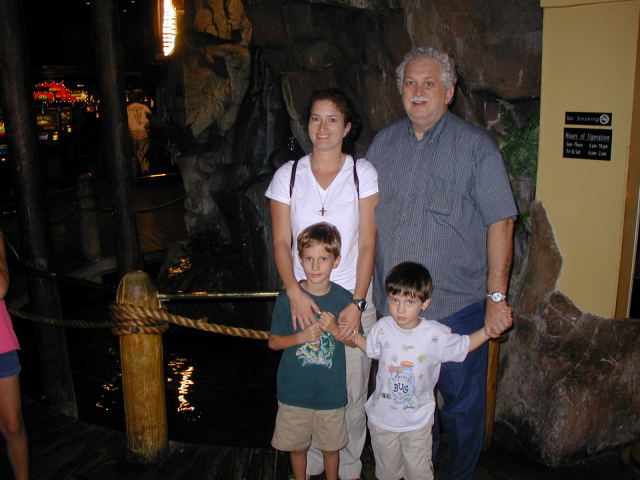 2005-07-11-Las-Vegas-08-Texas-Station-Suzi-Jim-Chance-Dax.JPG