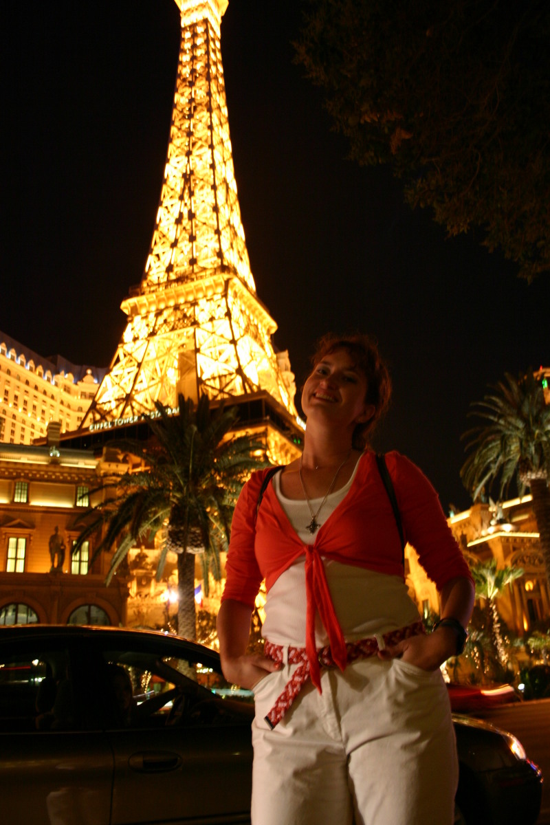 2005/07(July)/Las-Vegas/800x600_2005-07-08-Las-Vegas-32-Paris.JPG