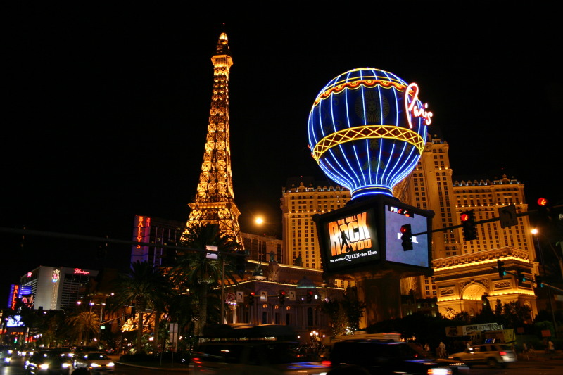 2005/07(July)/Las-Vegas/800x600_2005-07-08-Las-Vegas-33-Paris.JPG