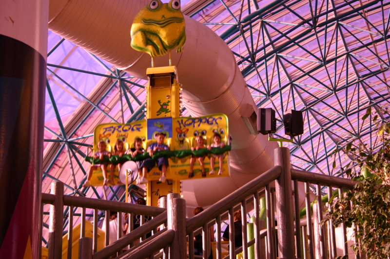 2005/07(July)/Las-Vegas/800x600_2005-07-10-Las-Vegas-10-Circus-Circus-Chance.JPG