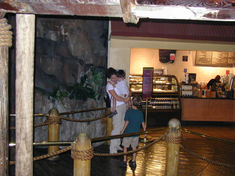2005-07-11-Las-Vegas-05-Texas-Station-Suzi-Chance-Dax.JPG