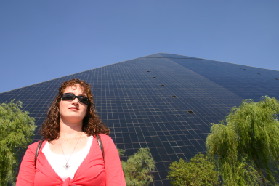2005-07-08-Las-Vegas-08-Suzi-Luxor.JPG