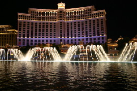 2005-07-08-Las-Vegas-25-Bellagio-water-show.JPG