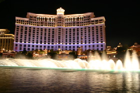 2005-07-08-Las-Vegas-27-Bellagio-water-show.JPG