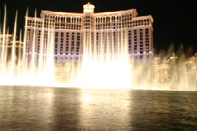 2005-07-08-Las-Vegas-30-Bellagio-water-show.JPG