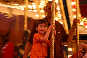 2005-07-10-Las-Vegas-13-Circus-Circus-Travis-Dax-merry-go-round.JPG