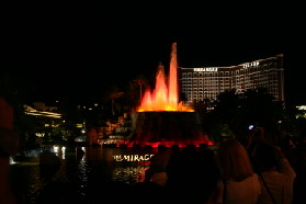 2005-07-10-Las-Vegas-19-Mirage-volcano.JPG
