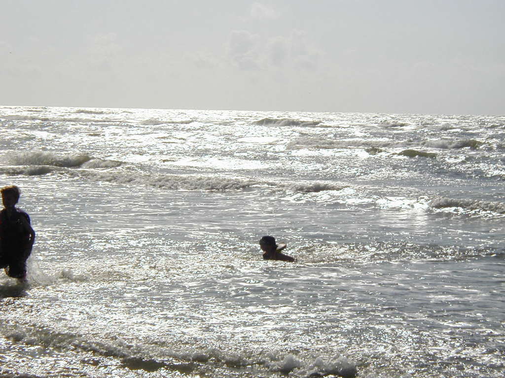 2005/07(July)/Port-Aransas/Day2/1024x768_2005-07-02-Port-Aransas-10-Chance-Dax.JPG