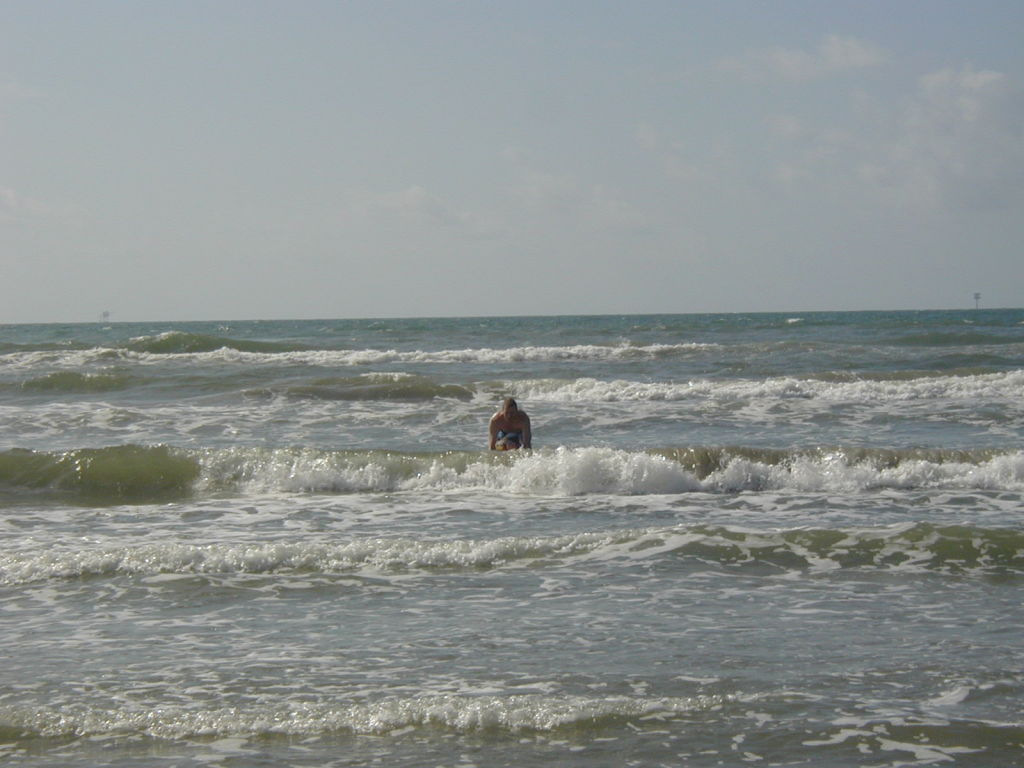 2005/07(July)/Port-Aransas/Day2/1024x768_2005-07-02-Port-Aransas-14-Travis-Dax.JPG