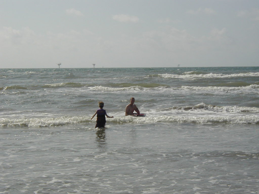 2005/07(July)/Port-Aransas/Day2/1024x768_2005-07-02-Port-Aransas-19-Travis-Chance.JPG