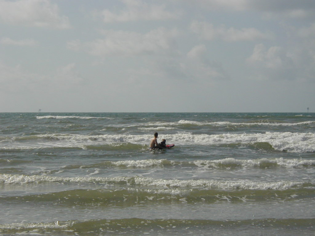 2005/07(July)/Port-Aransas/Day2/1024x768_2005-07-02-Port-Aransas-20-Travis-Chance.JPG