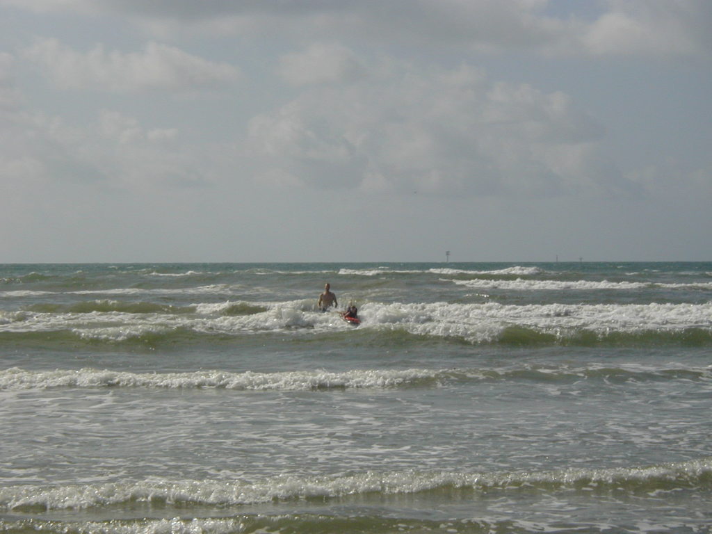 2005/07(July)/Port-Aransas/Day2/1024x768_2005-07-02-Port-Aransas-21-Travis-Chance.JPG