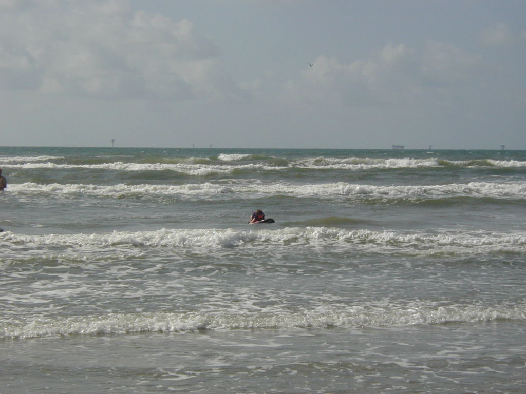 2005/07(July)/Port-Aransas/Day2/1024x768_2005-07-02-Port-Aransas-23-Travis-Chance.JPG