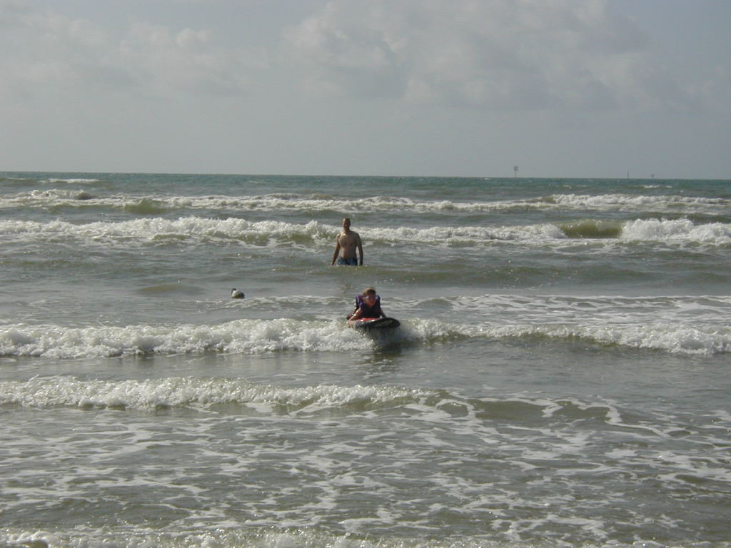 2005/07(July)/Port-Aransas/Day2/1024x768_2005-07-02-Port-Aransas-25-Travis-Chance.JPG
