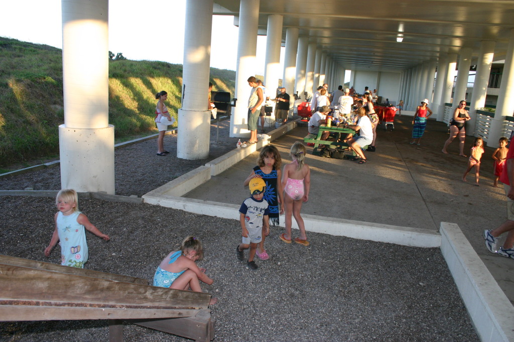 2005-07-02-Port-Aransas-50-Brittney-Sachin-Kalyani-McKenzie.jpg