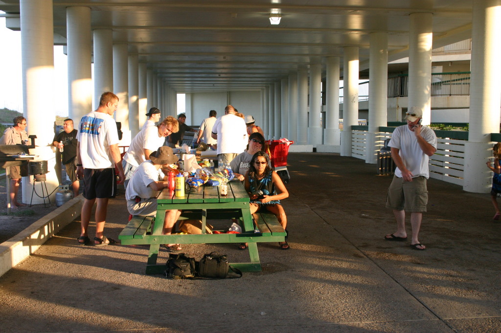 2005-07-02-Port-Aransas-51-Travis-Ben-Ren-Kiffin-Kavita-eating.jpg