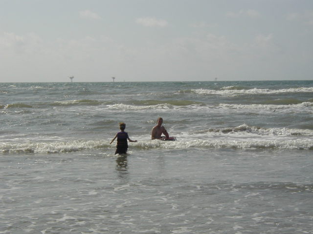 2005/07(July)/Port-Aransas/Day2/640x480_2005-07-02-Port-Aransas-19-Travis-Chance.JPG